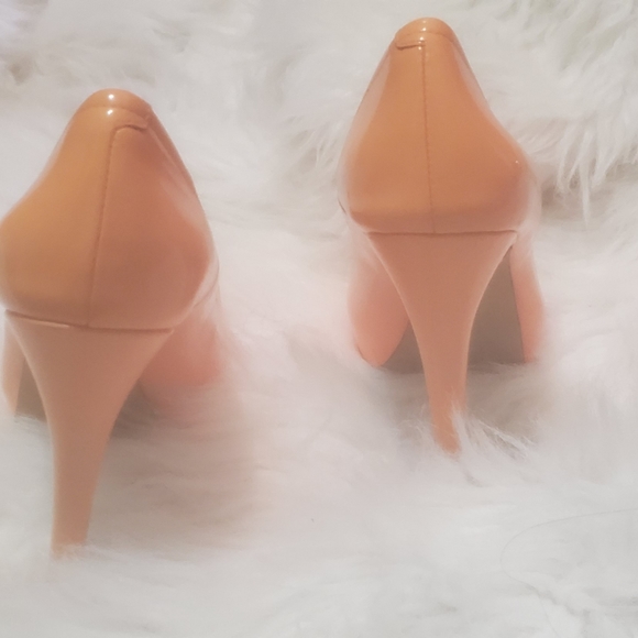 Stilettos - Picture 3 of 5